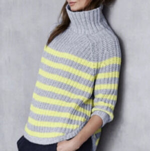 Victoria's Secret Sz M Gray Yellow Wool Alpaca Cotton Blend Chunky Knit Sweater